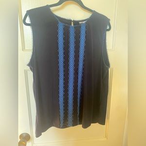 EUC Karl Lagerfeld lace career top. Perfect for the office ✨